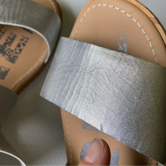 SOREL Ella Metallic silver gray Leather flats sandals size 7.5 Never Worn! - Picture 6 of 10